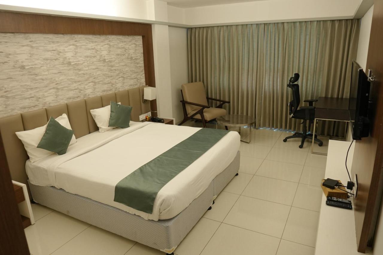 Hotel Konark Khammam Ngoại thất bức ảnh