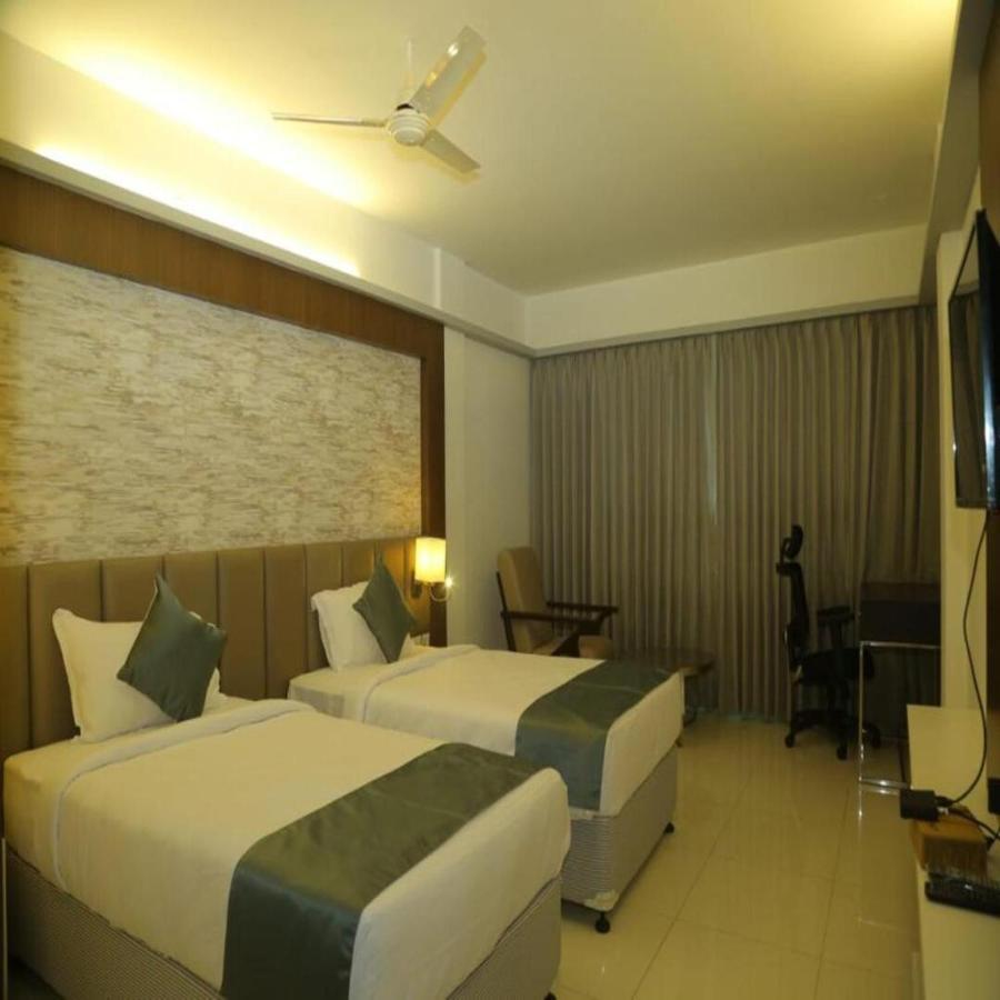 Hotel Konark Khammam Ngoại thất bức ảnh